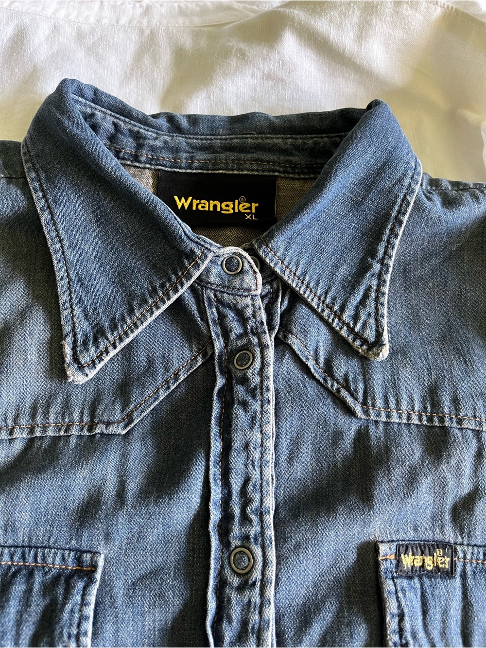 Women’s M Wrangler Vintage Blue Denim Western Shirt Rare Super Soft Well Worn